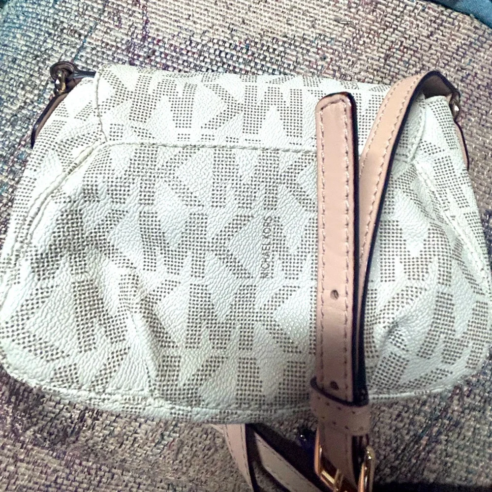 Michael Kors Small Crossbody Purse - Picture 6 of 7
